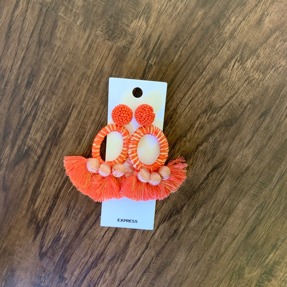 Express beautiful earring - Picture 1 of 5